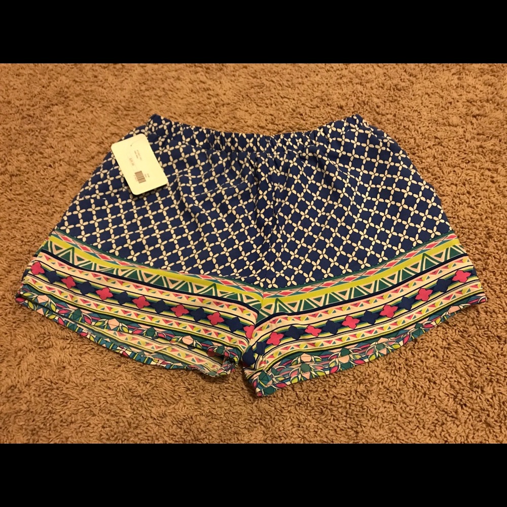 Dress Up Shorts. NWT. Size Small